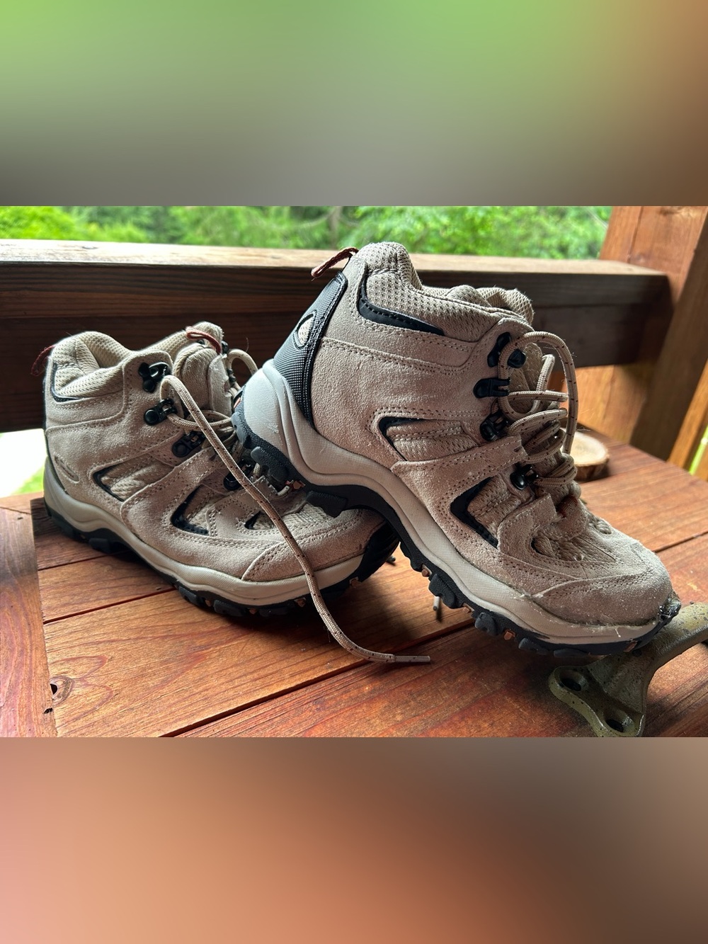 Women’s Nevado Light Taupe Hiking Boots   Size 6.5